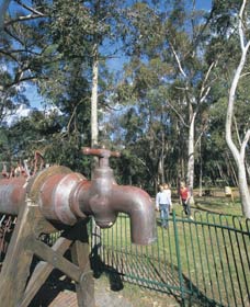 Mundaring Community Sculpture Park - Attractions Perth 0