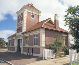 Merredin Town Hall - Attractions Perth 0
