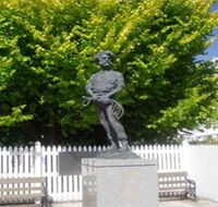 Alexander Cameron Statue - Attractions Perth