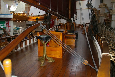 Bass & Flinders Centre - Attractions Perth 1