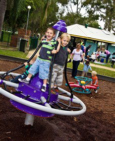 Laguna Park - Attractions Perth 0