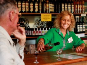 Riversands Vineyards - Attractions Perth 0
