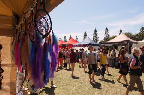 Broadbeach Beachfront Markets - Attractions Perth 2