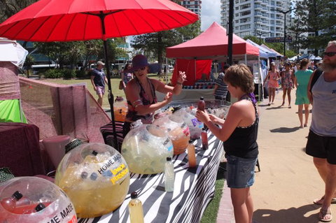 Broadbeach Beachfront Markets - Attractions Perth 4