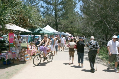 Broadbeach Beachfront Markets - Attractions Perth 5