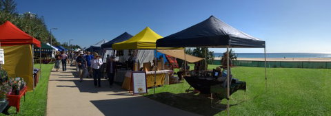 Broadbeach Beachfront Markets - Attractions Perth 7