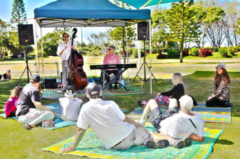 Broadbeach Beachfront Markets - Attractions Perth 8