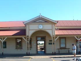 Maryborough Railway Station - Attractions Perth 0