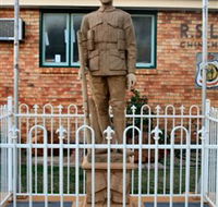 Soldier Statue Memorial Chinchilla - Attractions Perth