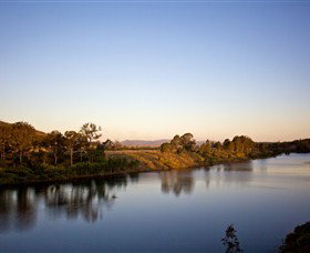 Lake Wivenhoe - Attractions Perth 0