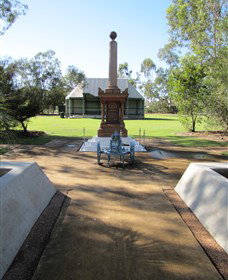 Mitchell War Memorial - Attractions Perth 0