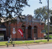 Old Post Office Seymour - Fine Art Gallery  Licensed Restaurant