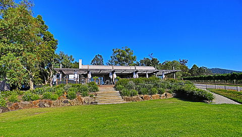 GREENSTONE VINEYARDS - Attractions Perth 1