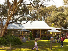 Whistler Wines - Attractions Perth 0