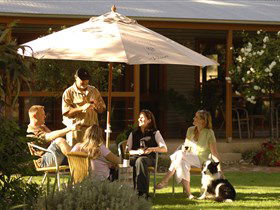Whistler Wines - Attractions Perth 1