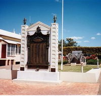 Gayndah War Memorial - Attractions Perth