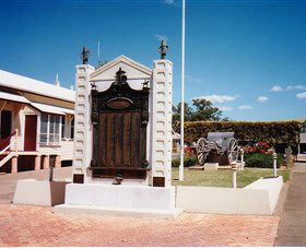 Gayndah War Memorial - Attractions Perth 0