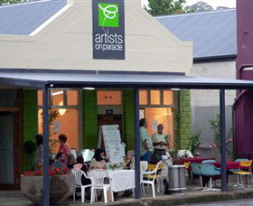 Artists On Parade Art Gallery - Attractions Perth 1