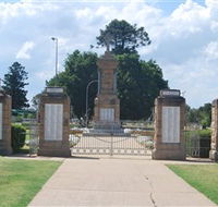 Warwick War Memorial and Gates - Attractions Perth