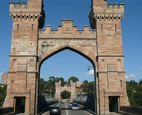 Bailey's Sydney - Tours For People Who Don't Like Tours - Attractions Perth 6