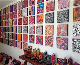 Bouddi Gallery - Contemporary Aboriginal Art - Attractions Perth 1