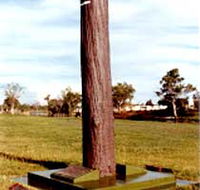 The Flood Memorial or The Stump - Attractions Perth