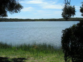 Lake Fellmongery Ski Lake - Attractions Perth 0