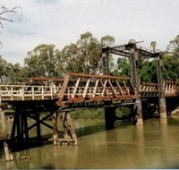 Swan Hill - Murray River Road Bridge - Attractions Perth