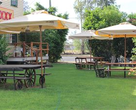 Francis Hotel Thallon - Attractions Perth 1