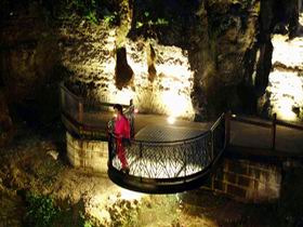 Cave Gardens - Attractions Perth 1