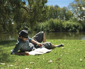 Albury - Murray River Precinct - Attractions Perth 1