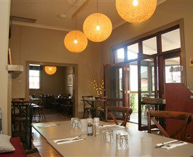 Gerry's @ The Commercial Hotel - Attractions Perth 3