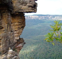 Three Sisters - Honeymoon Bridge - Attractions Perth
