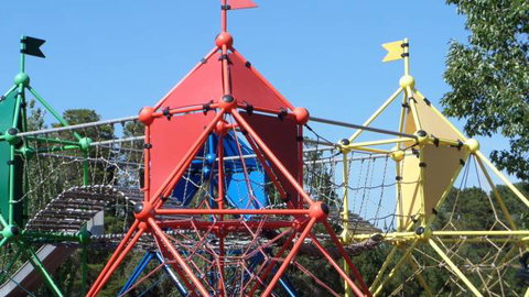 Fadden Pines Playground - Attractions Perth 3