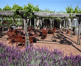 Pinelli Estate Wines - Attractions Perth 1