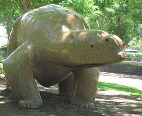 Sculpture Garden Campbelltown - Attractions Perth 3