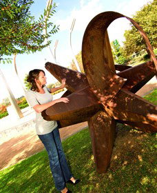 Sculpture Garden Campbelltown - Attractions Perth 4