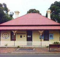 Dredges Cottage - Attractions Perth