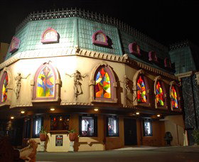 Draculas Cabaret Restaurant - Attractions Perth 0