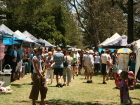 Broadbeach Art And Craft Markets - Attractions Perth 1