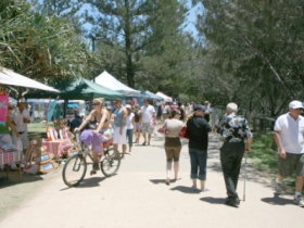 Broadbeach Art And Craft Markets - Attractions Perth 2