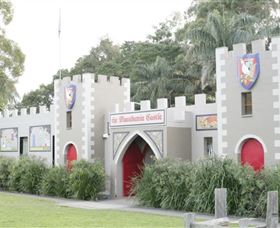 Macadamia Castle - Attractions Perth 0
