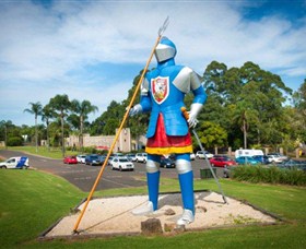 Macadamia Castle - Attractions Perth 4