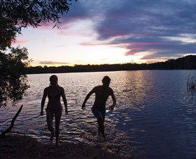 Lake Ainsworth - Attractions Perth 1