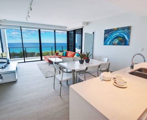 Ultra Broadbeach - Attractions Perth 0