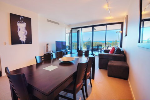 Ultra Broadbeach - Attractions Perth 6