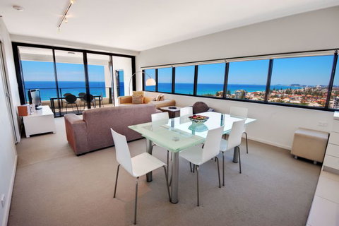 Ultra Broadbeach - Attractions Perth 12