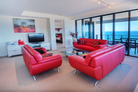 Ultra Broadbeach - Attractions Perth 19