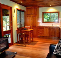 Waterfall Hideout-Rainforest Cabin for Couples - Attractions Perth