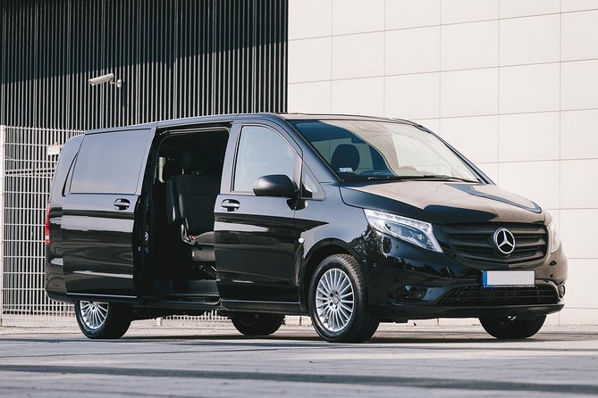 Private Perth International Airport Round-Trip Transfer Perth